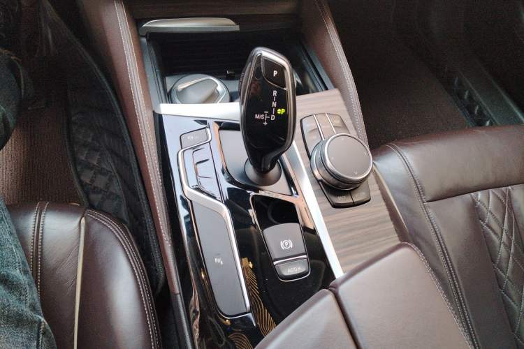 Used BMW 5 Series 2018 530Li Leading Edition Luxury Package
