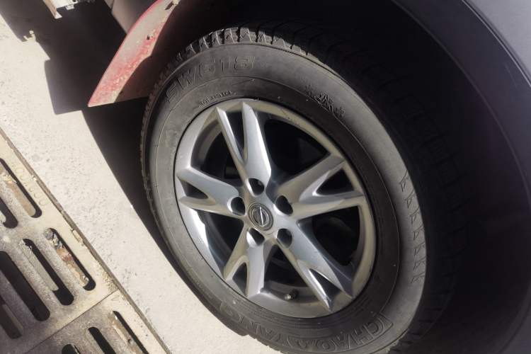 Used Nissan Qashqai 2012 2.0 XL Fire 6MT 2WD Right Front Wheel Hub