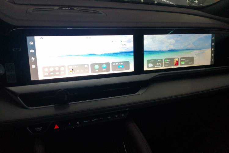 Used Geely Auto Monjaro L 2021 2.0TD DCT EVO Two-Wheel Drive Prestige Version Center Console