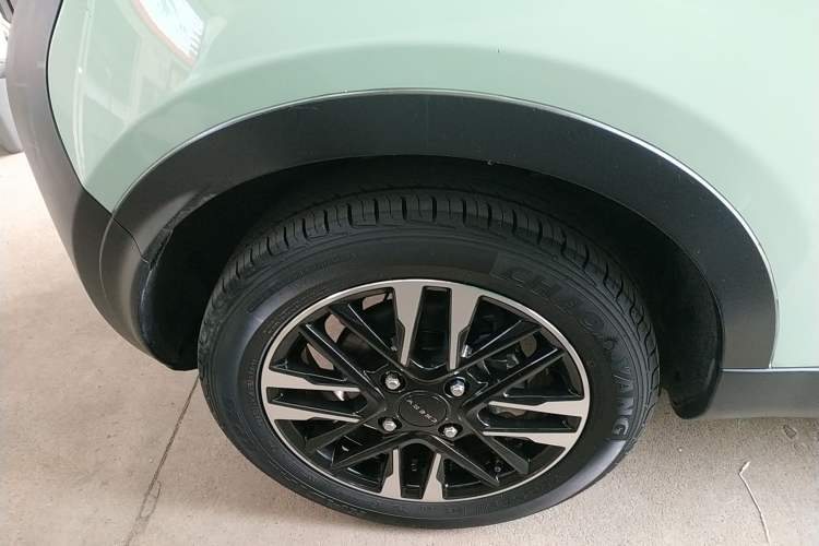 Used Chery Little Ant 2022 Sweet Pink Edition Half-Sugar Version Lithium Iron Phosphate 29.2 kWh 30 kW 301 km