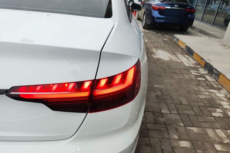 Used Audi A4L 2022 40 TFSI Luxury Dynamic Model