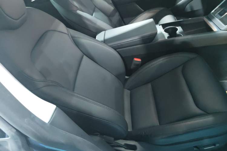 Used Tesla Model Y 2025 Rear-Wheel Drive First Edition