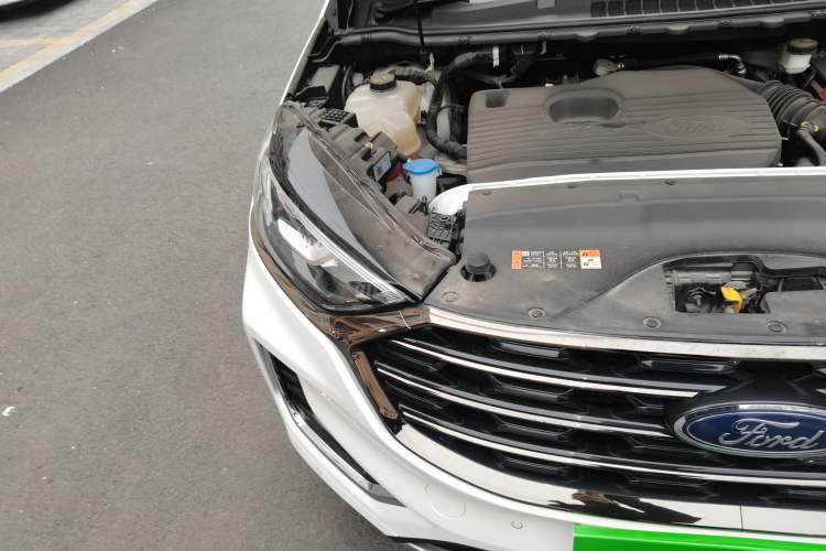 Used Ford Edge 2021 PLUS EcoBoost 245 Two-Wheel-Drive Titanium 7-Seater Right Front Headlight