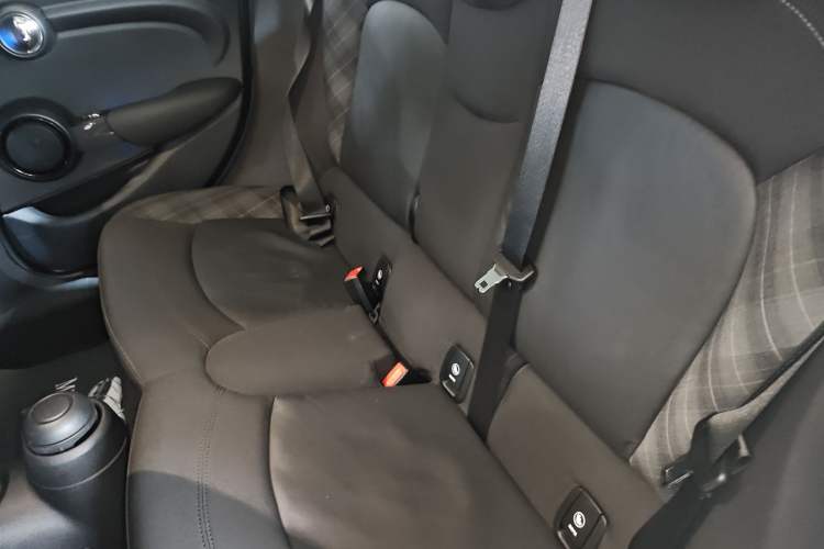 Used MINI 2016 1.5T COOPER Pioneer Edition Five-Door Model Left Rear Seat