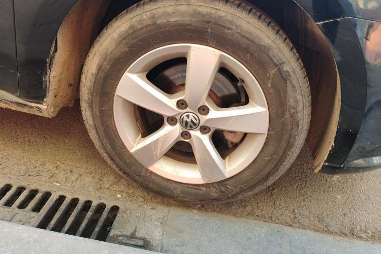 Used Volkswagen Lavida 2013 Revised Classic 1.6L Automatic Fashion Edition