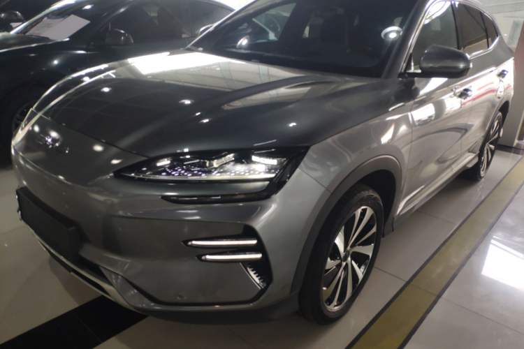 Used BYD Song PLUS New Energy 2024 Honor Edition EV 520km Luxury Model