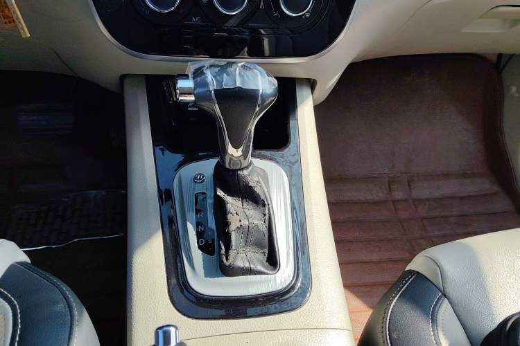 Used FORTHING Joyear XV 2016 1.6L CVT Luxury Model
