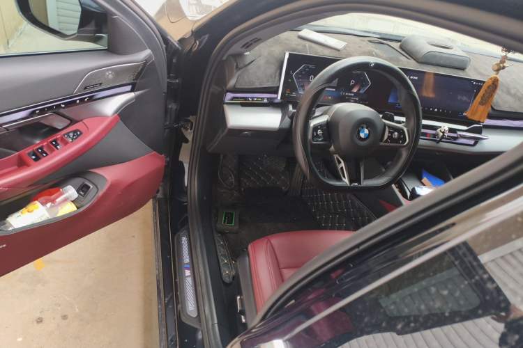 Used BMW 5 Series 2024 530Li Leading Model M Sport Package Driver Seat