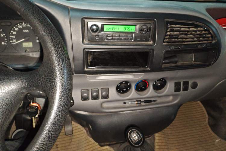 Used Ford Classic Transit 2015 2.8T Diesel Multi-Function Vehicle Short Wheelbase 6-Seater Mid-Roof Edition JX493ZLQ4