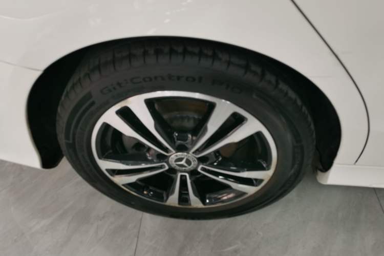 Used Mercedes-Benz C-Class 2017 Restyled C 200 Sport Edition Right Rear Wheel Hub