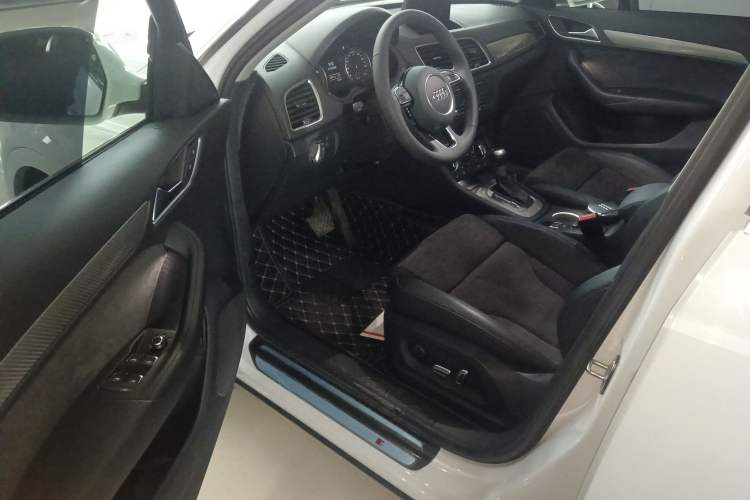 Used Audi Q3 2018 30th Anniversary Edition 35 TFSI quattro all-wheel-drive sport model