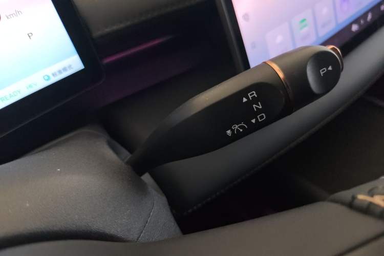 Used Baojun Enjoy 2025 Plug-in Hybrid 140km Luxury Edition Gear Lever