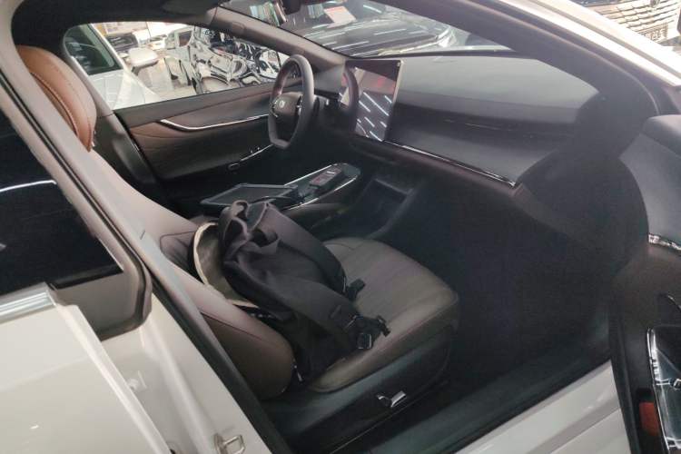 Used Qiyuan A07 2025 Blue Whale Extended-Range 230 Prestige Model
