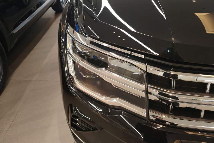 Used Volkswagen Teramont 2024 380TSI Four-Wheel Drive Prestige Luxury Edition Right Front Headlight