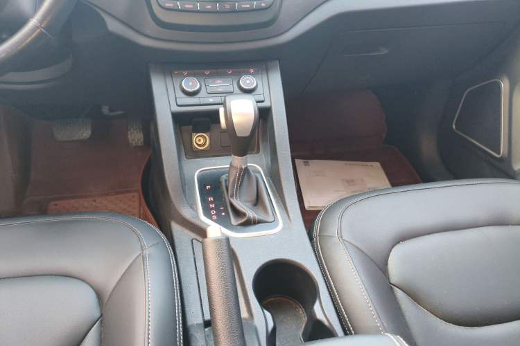 Used Bestune X40 2018 Internet Celebrity Edition 1.6L Automatic Luxury Version
