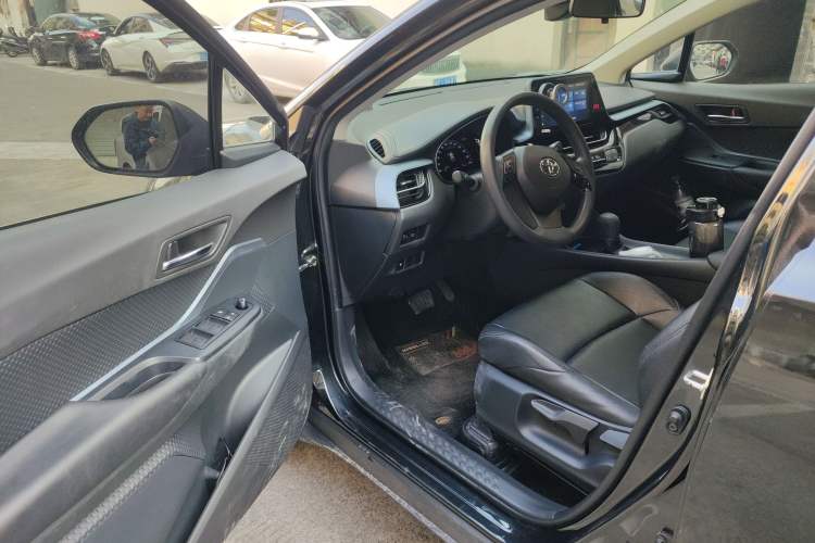 Used Toyota IZOA 2021 Dual-Motor 2.0L Yixiang Edition