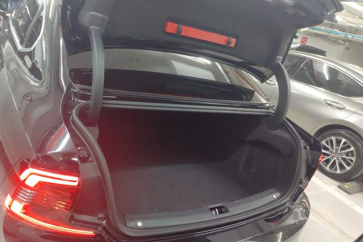 Used Volvo S90 2024 B5 Zhiyuan Luxury Edition
