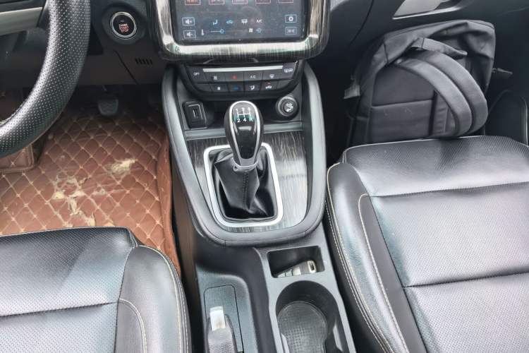 Used SWM X7 2016 1.8L Manual Luxury Edition 7 Seats