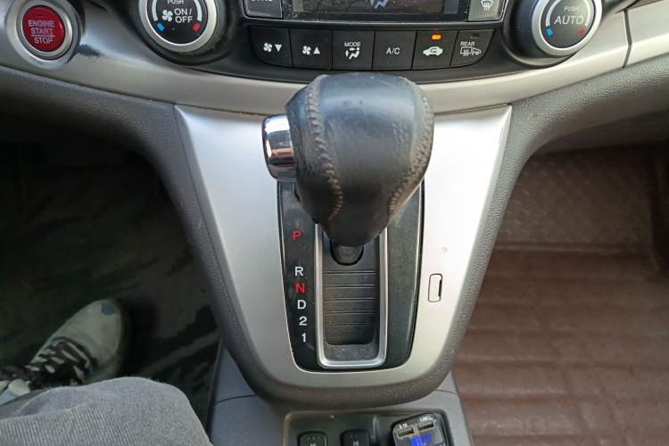 Used Honda CR-V 2013 2.4L two-wheel drive luxury version Gear Lever