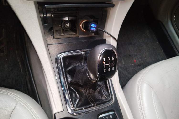 Used Geely Auto Emgrand 2014 Sedan 1.5L Manual Fashion Edition
