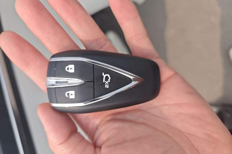 Used CHANGAN KAICHENG V919 2025 Model, Express Cabin, CATL 88 kWh, Long Wheelbase, High Roof, Smart Version, 6 Seats Vehicle Key