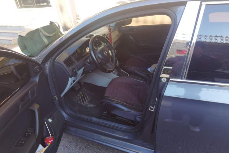 Used Skoda Rapid 2016 1.6L Automatic Front-Wheel Drive Model