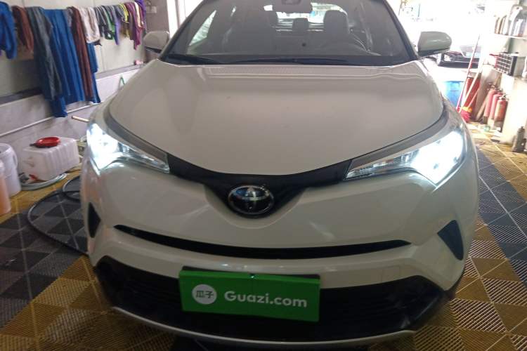 Used Toyota IZOA 2020 2.0L Yi Xiang CARE Front