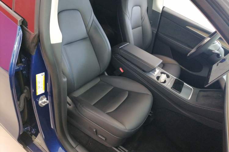 Used Tesla Model Y 2021 Long-Range All-Wheel-Drive Version 3D7