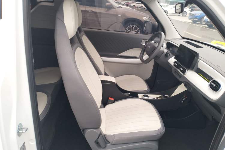 Used Geely Galaxy Panda 2025 210km Panda Rider Right Front Seat