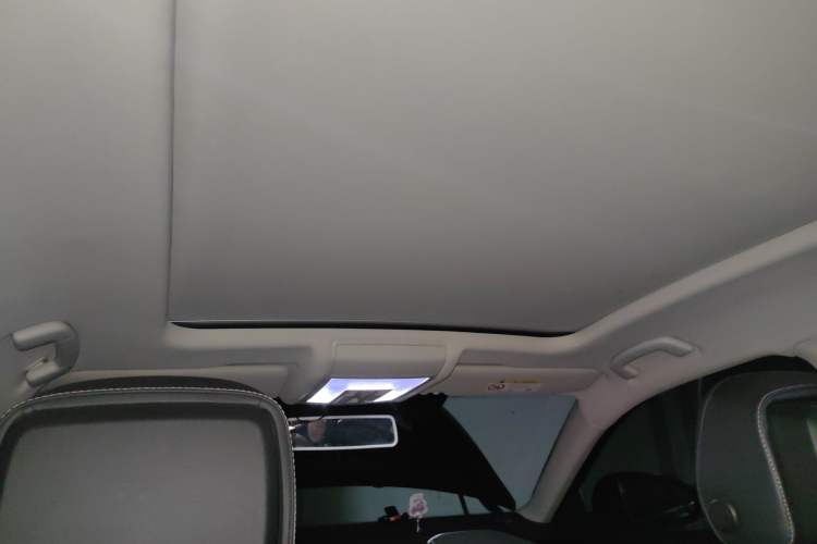 Used Volkswagen Passat 2019 330TSI Luxury Edition China VI Standard