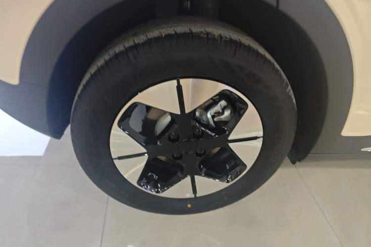 Used Geely Galaxy Geome 2025 UP 410km Exploration Edition Right Rear Wheel Hub