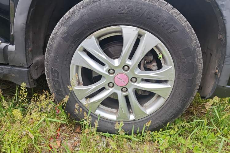 Used Haval H6 2014 Sport Version 1.5T Manual Two-Wheel Drive Elite Edition Right Front Wheel Hub