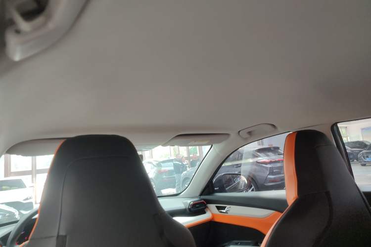 Used Dongfeng Aeolus Yixuan 2023 Mach Edition 1.5L Automatic Chasing Wind Version Headliner