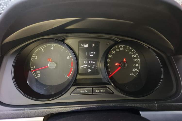 Used Volkswagen Gran Lavida 2015 1.6L Automatic Fashion Edition Instrument Cluster