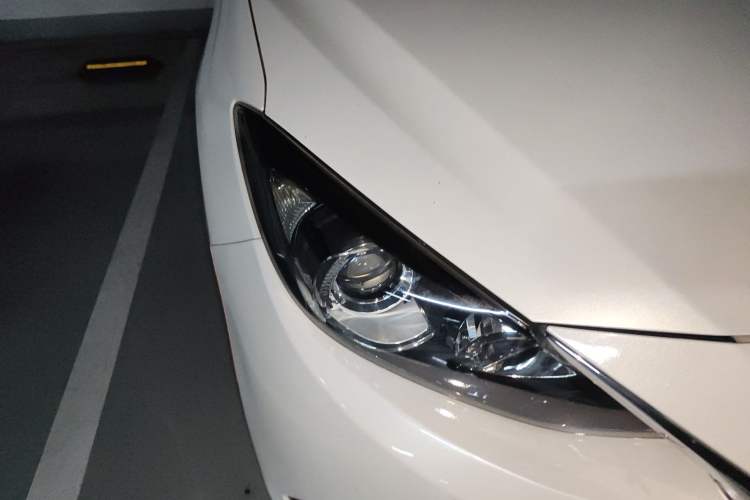 Used Mazda 3 Axela 2016 Sedan 1.5L Automatic Luxury Model