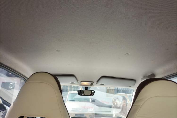 Used Wuling Hongguang MINIEV 2022 Macaron Premium Model – Lithium Iron Phosphate Headliner