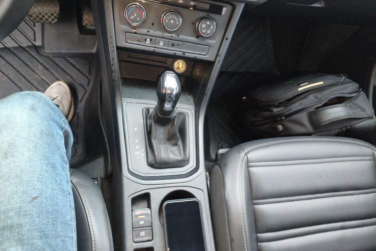 Used Volkswagen Touran 2018 Volkswagen Touran L 280TSI DSG Style Edition 7 Seats China V Emission Standard Gear Lever