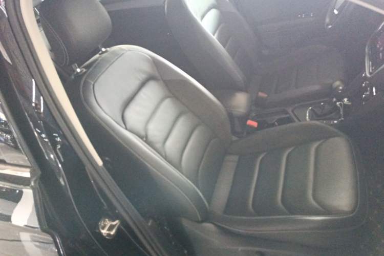 Used Volkswagen Tiguan L 2021 280TSI Automatic Two-Wheel Drive Smart Edition Right Front Seat