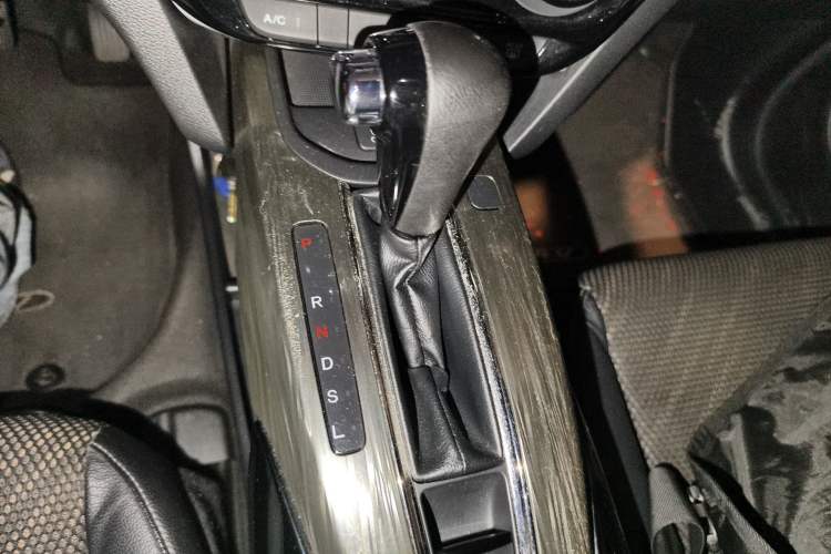 Used Honda XR-V 2015 1.8L EXi CVT Comfort Version Gear Lever