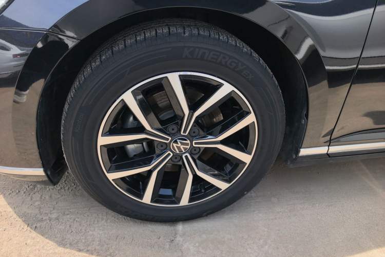 Used Volkswagen Magotan 2020 330TSI DSG Leading Model Left Front Wheel Hub