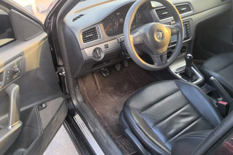 Used Volkswagen Lavida 2013 Restyled Classic 1.6L Manual Comfort Edition Driver Seat