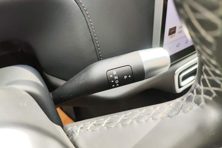 Used Li Auto L8 2023 Pro Model Gear Lever