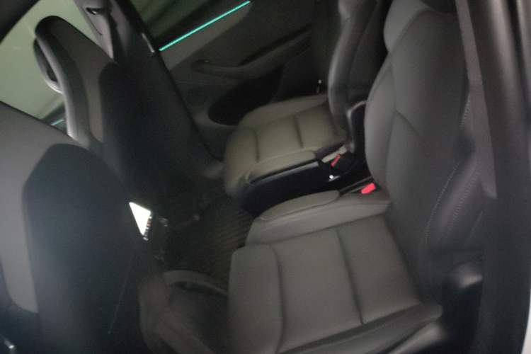 Used Tesla Model Y L 2025 Model Long-Range All-Wheel-Drive Version