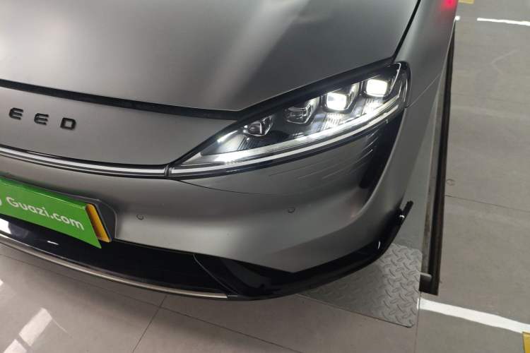 Used Hima Luxeed S7 2025 785 km Ultra