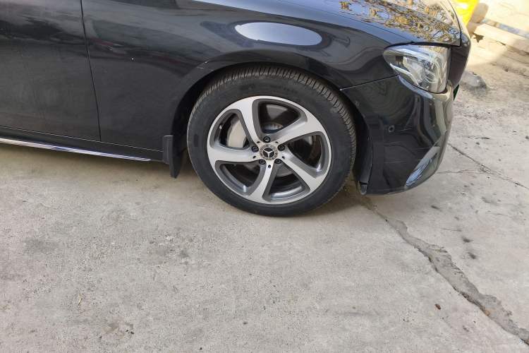 Used Mercedes-Benz E-Class 2017 E 300 L Sporty and Stylish Model