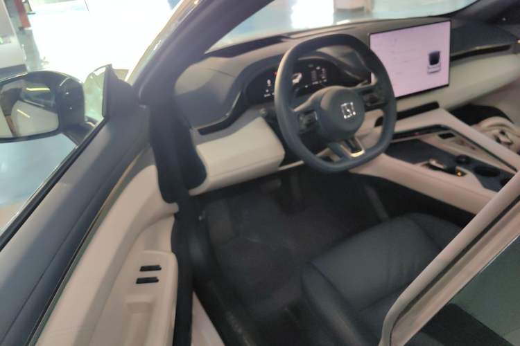 Used Zeekr 001 2025 YOU Edition 100 kWh All-Wheel Drive
