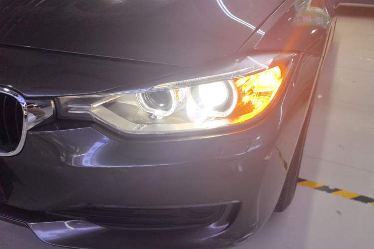 Used BMW 3 Series 2015 320i Luxury Line Stylish Edition