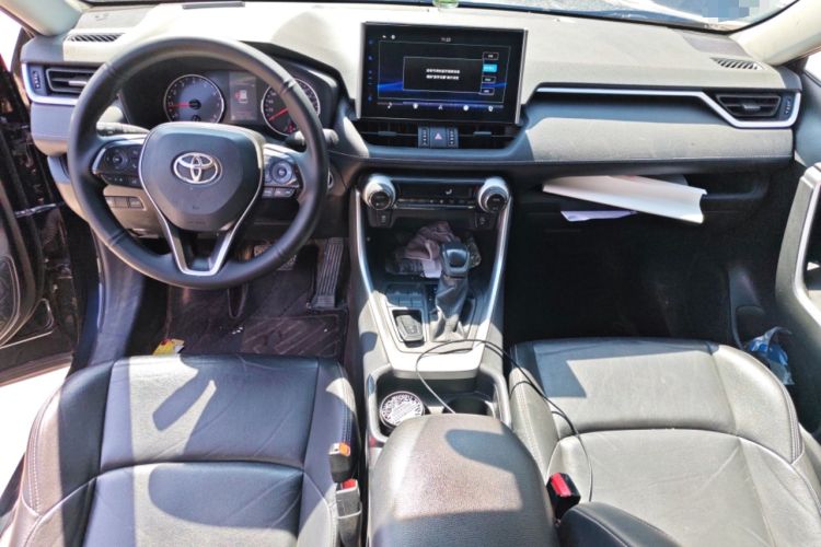 Used Toyota Wildlander 2020 2.0L CVT Two-Wheel Drive Luxury Edition Center Console