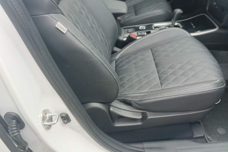 Used Mitsubishi Outlander 2020 2.4L 4x4 Zhi Xiang Edition 5 Seats Right Front Seat