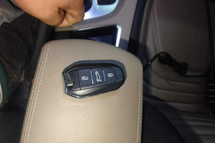 Used DS 6 2014 1.6T Luxury Edition THP160
